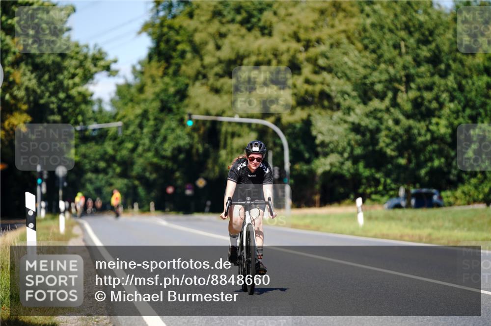 07.09.2025 - 19. Norderstedt Triathlon Michael Burmester http://msf.ph/oto/8848660 07.09.2025 13:28:33 Radfahren  meine-sportfotos.de