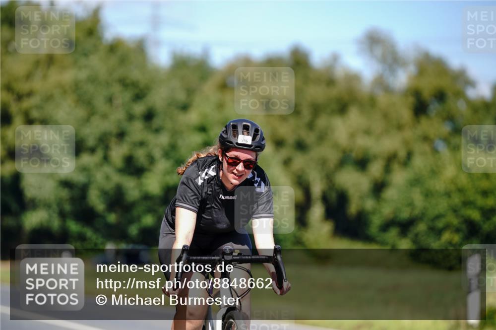 07.09.2025 - 19. Norderstedt Triathlon Michael Burmester http://msf.ph/oto/8848662 07.09.2025 13:28:36 Radfahren 355 meine-sportfotos.de
