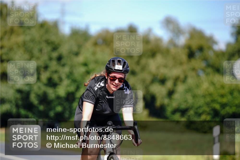 07.09.2025 - 19. Norderstedt Triathlon Michael Burmester http://msf.ph/oto/8848663 07.09.2025 13:28:36 Radfahren 355 meine-sportfotos.de