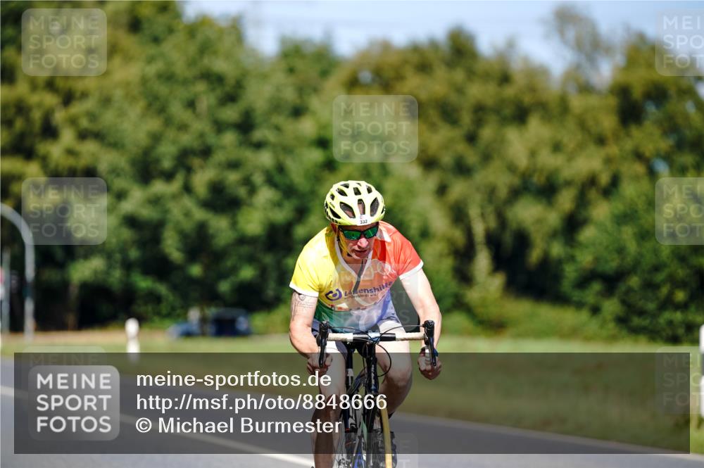 07.09.2025 - 19. Norderstedt Triathlon Michael Burmester http://msf.ph/oto/8848666 07.09.2025 13:29:00 Radfahren 332 meine-sportfotos.de