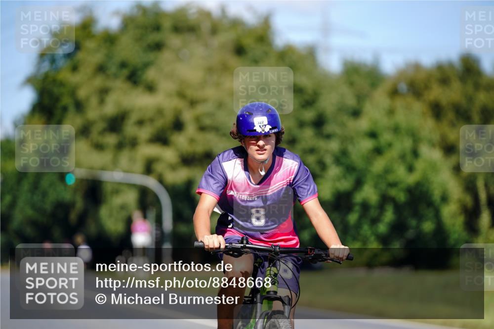 07.09.2025 - 19. Norderstedt Triathlon Michael Burmester http://msf.ph/oto/8848668 07.09.2025 13:29:07 Radfahren 322 meine-sportfotos.de