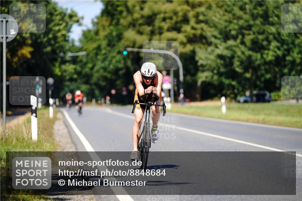 07.09.2025 - 19. Norderstedt Triathlon Michael Burmester http://msf.ph/oto/8848684 07.09.2025 13:35:12 Radfahren 1001 meine-sportfotos.de