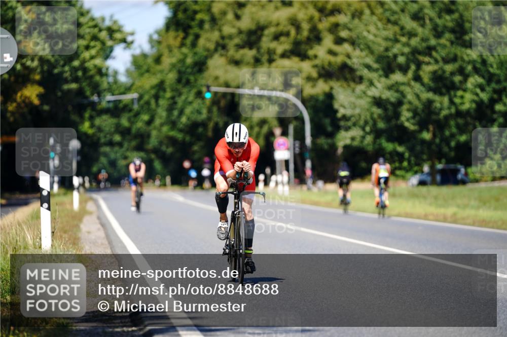 07.09.2025 - 19. Norderstedt Triathlon Michael Burmester http://msf.ph/oto/8848688 07.09.2025 13:35:18 Radfahren 974 meine-sportfotos.de