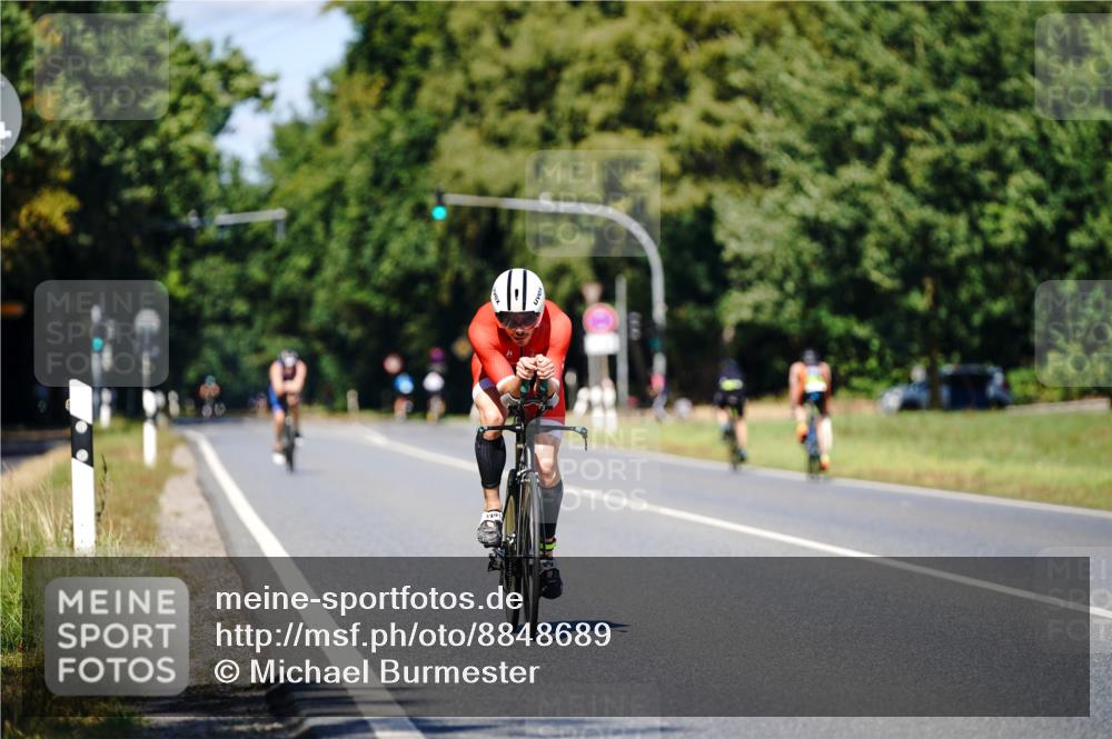 07.09.2025 - 19. Norderstedt Triathlon Michael Burmester http://msf.ph/oto/8848689 07.09.2025 13:35:18 Radfahren 974 meine-sportfotos.de