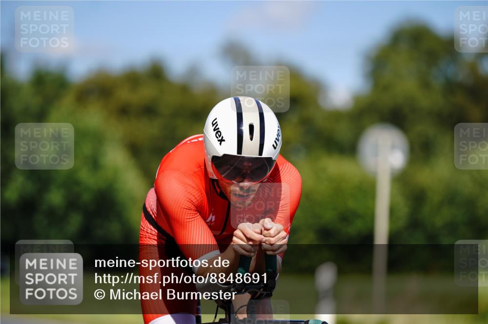 07.09.2025 - 19. Norderstedt Triathlon Michael Burmester http://msf.ph/oto/8848691 07.09.2025 13:35:20 Radfahren 974 meine-sportfotos.de