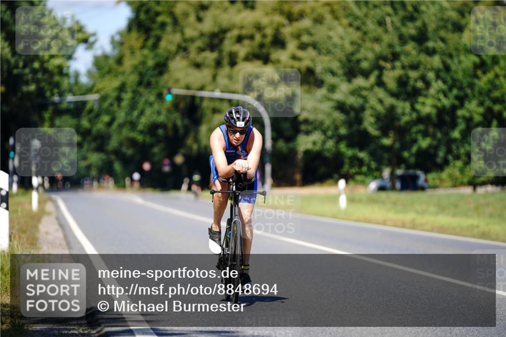 07.09.2025 - 19. Norderstedt Triathlon Michael Burmester http://msf.ph/oto/8848694 07.09.2025 13:35:23 Radfahren 1042 meine-sportfotos.de