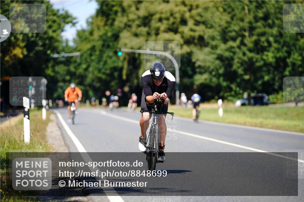 07.09.2025 - 19. Norderstedt Triathlon Michael Burmester http://msf.ph/oto/8848699 07.09.2025 13:36:50 Radfahren 1036 meine-sportfotos.de