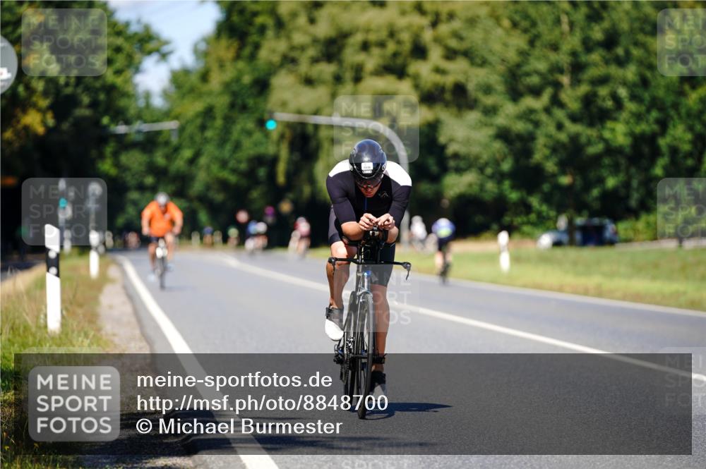 07.09.2025 - 19. Norderstedt Triathlon Michael Burmester http://msf.ph/oto/8848700 07.09.2025 13:36:50 Radfahren 1036 meine-sportfotos.de