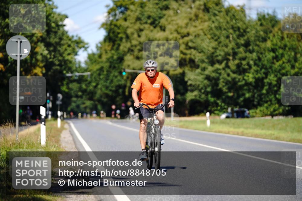 07.09.2025 - 19. Norderstedt Triathlon Michael Burmester http://msf.ph/oto/8848705 07.09.2025 13:37:01 Radfahren  meine-sportfotos.de