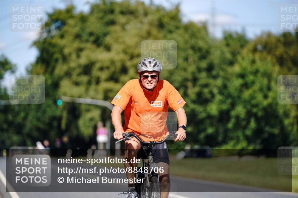 07.09.2025 - 19. Norderstedt Triathlon Michael Burmester http://msf.ph/oto/8848706 07.09.2025 13:37:02 Radfahren 1304 meine-sportfotos.de