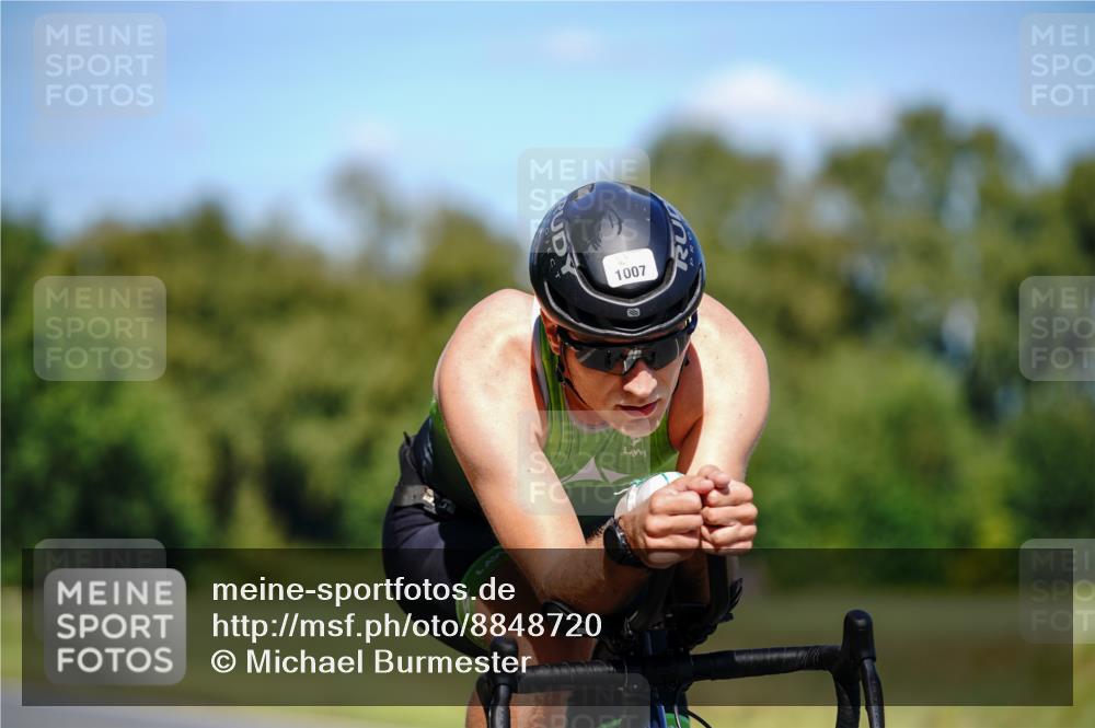 07.09.2025 - 19. Norderstedt Triathlon Michael Burmester http://msf.ph/oto/8848720 07.09.2025 13:37:57 Radfahren 999, 1003, 1007 meine-sportfotos.de