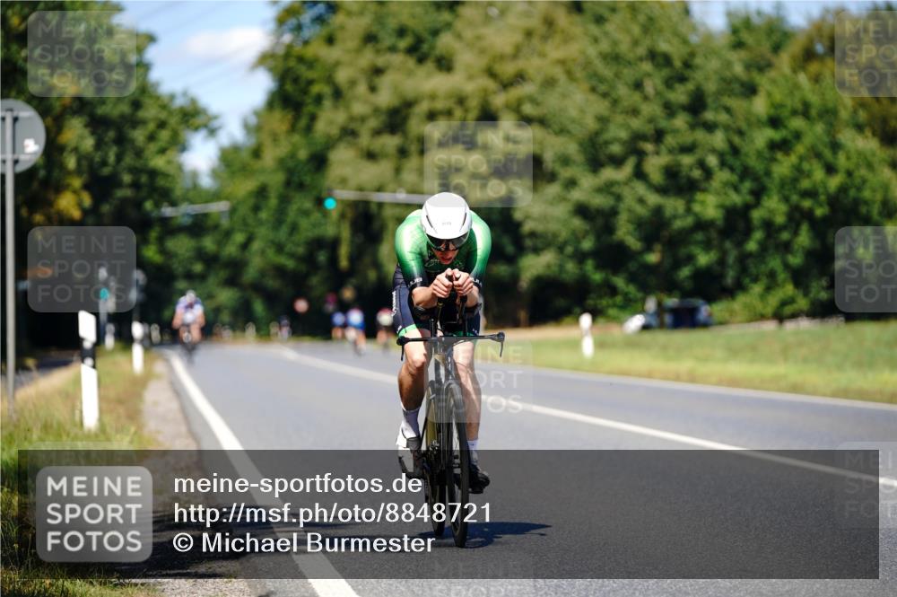 07.09.2025 - 19. Norderstedt Triathlon Michael Burmester http://msf.ph/oto/8848721 07.09.2025 13:38:14 Radfahren 1015 meine-sportfotos.de