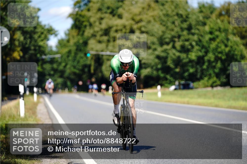 07.09.2025 - 19. Norderstedt Triathlon Michael Burmester http://msf.ph/oto/8848722 07.09.2025 13:38:14 Radfahren 1015 meine-sportfotos.de