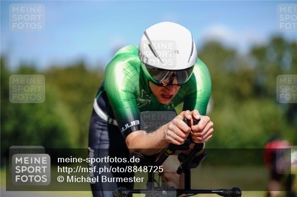 07.09.2025 - 19. Norderstedt Triathlon Michael Burmester http://msf.ph/oto/8848725 07.09.2025 13:38:15 Radfahren 1015 meine-sportfotos.de