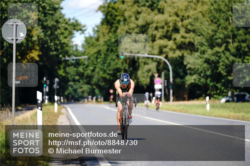 07.09.2025 - 19. Norderstedt Triathlon Michael Burmester http://msf.ph/oto/8848730 07.09.2025 13:38:34 Radfahren 997 meine-sportfotos.de