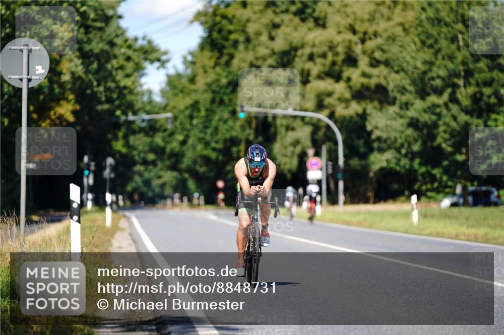 07.09.2025 - 19. Norderstedt Triathlon Michael Burmester http://msf.ph/oto/8848731 07.09.2025 13:38:34 Radfahren 997 meine-sportfotos.de