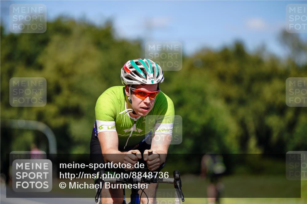 07.09.2025 - 19. Norderstedt Triathlon Michael Burmester http://msf.ph/oto/8848736 07.09.2025 13:39:02 Radfahren 1004 meine-sportfotos.de