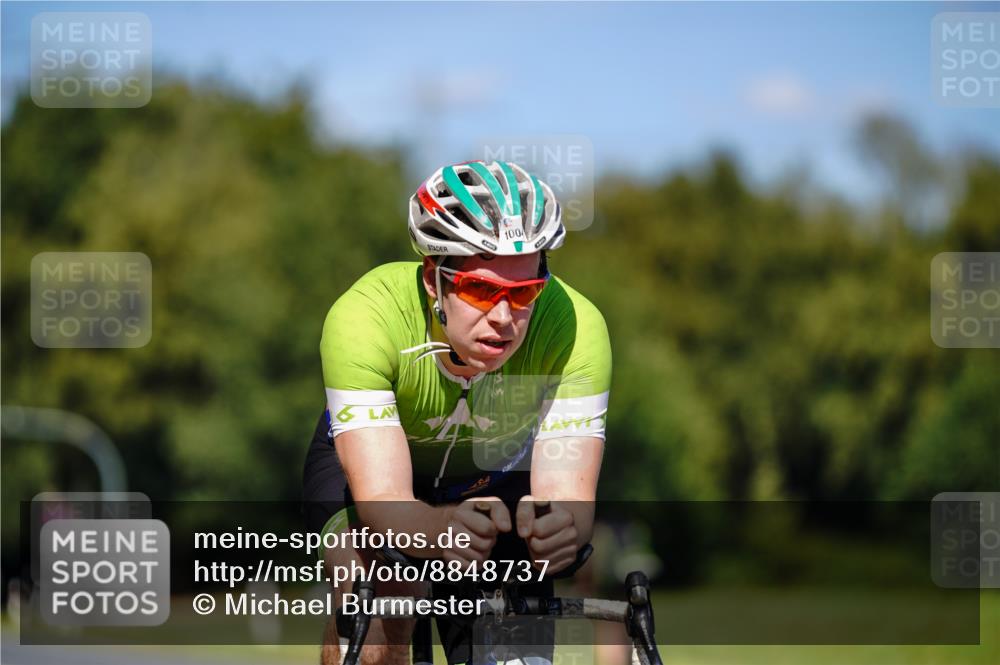 07.09.2025 - 19. Norderstedt Triathlon Michael Burmester http://msf.ph/oto/8848737 07.09.2025 13:39:02 Radfahren 1004 meine-sportfotos.de