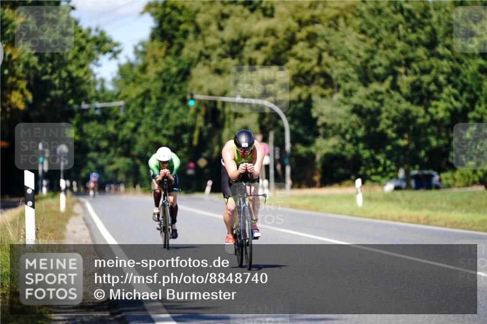 07.09.2025 - 19. Norderstedt Triathlon Michael Burmester http://msf.ph/oto/8848740 07.09.2025 13:39:23 Radfahren 1006, 1016 meine-sportfotos.de
