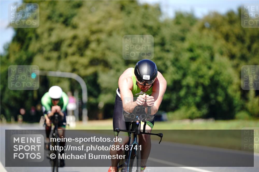 07.09.2025 - 19. Norderstedt Triathlon Michael Burmester http://msf.ph/oto/8848741 07.09.2025 13:39:24 Radfahren 1006, 1016 meine-sportfotos.de