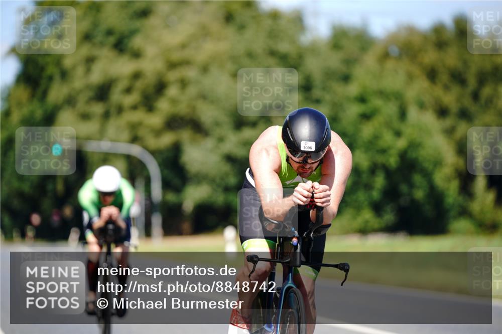 07.09.2025 - 19. Norderstedt Triathlon Michael Burmester http://msf.ph/oto/8848742 07.09.2025 13:39:24 Radfahren 1006, 1016 meine-sportfotos.de
