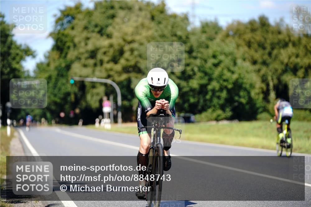 07.09.2025 - 19. Norderstedt Triathlon Michael Burmester http://msf.ph/oto/8848743 07.09.2025 13:39:25 Radfahren 1006, 1016 meine-sportfotos.de