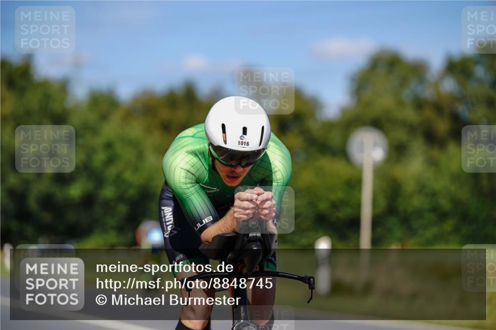 07.09.2025 - 19. Norderstedt Triathlon Michael Burmester http://msf.ph/oto/8848745 07.09.2025 13:39:26 Radfahren 1006, 1016 meine-sportfotos.de
