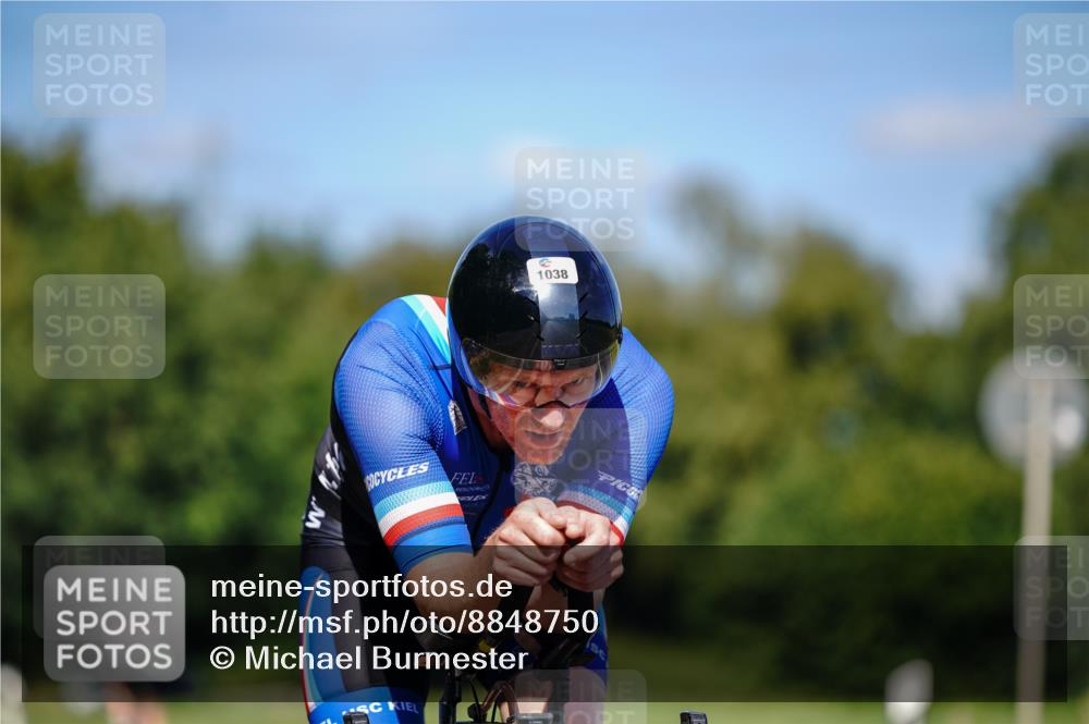 07.09.2025 - 19. Norderstedt Triathlon Michael Burmester http://msf.ph/oto/8848750 07.09.2025 13:39:36 Radfahren 1038 meine-sportfotos.de