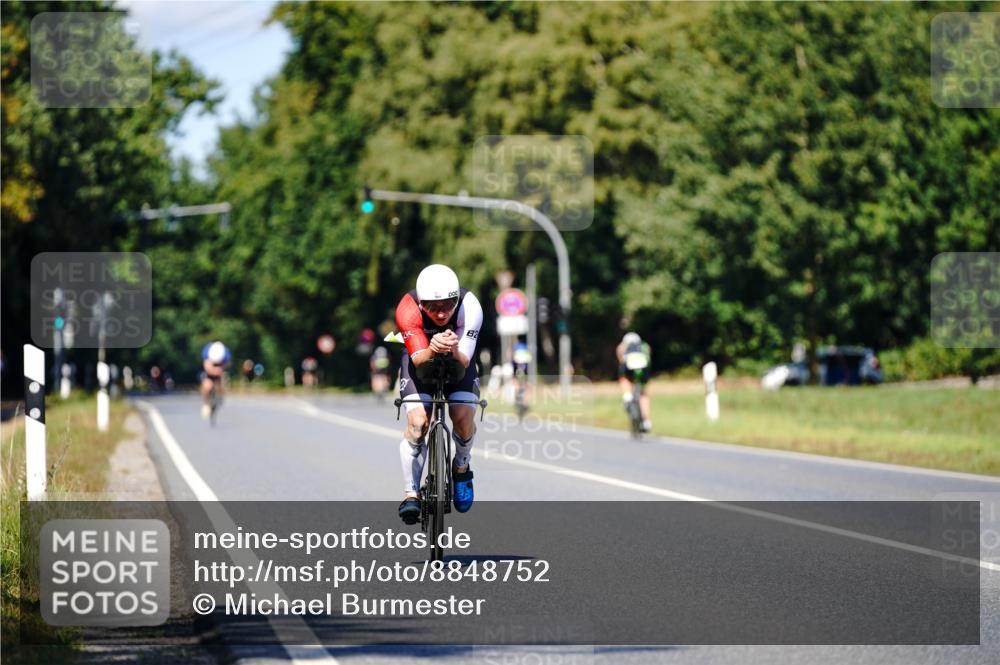 07.09.2025 - 19. Norderstedt Triathlon Michael Burmester http://msf.ph/oto/8848752 07.09.2025 13:39:56 Radfahren 969 meine-sportfotos.de