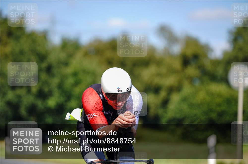 07.09.2025 - 19. Norderstedt Triathlon Michael Burmester http://msf.ph/oto/8848754 07.09.2025 13:39:57 Radfahren 969 meine-sportfotos.de