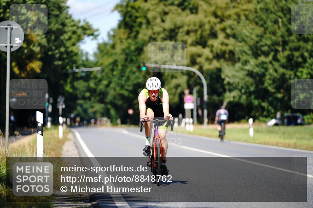 07.09.2025 - 19. Norderstedt Triathlon Michael Burmester http://msf.ph/oto/8848762 07.09.2025 13:40:23 Radfahren 1017 meine-sportfotos.de