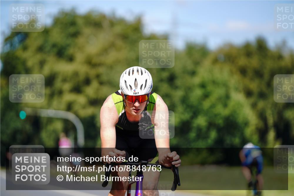 07.09.2025 - 19. Norderstedt Triathlon Michael Burmester http://msf.ph/oto/8848763 07.09.2025 13:40:24 Radfahren 1017 meine-sportfotos.de