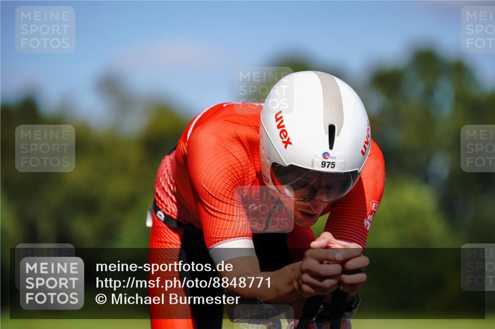 07.09.2025 - 19. Norderstedt Triathlon Michael Burmester http://msf.ph/oto/8848771 07.09.2025 13:40:47 Radfahren 975 meine-sportfotos.de