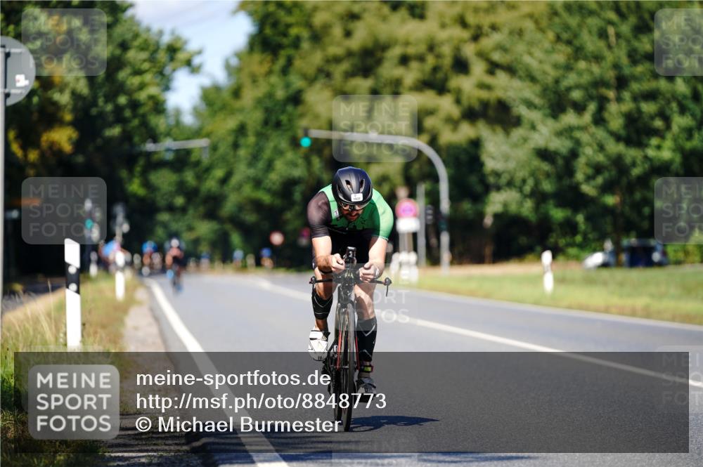 07.09.2025 - 19. Norderstedt Triathlon Michael Burmester http://msf.ph/oto/8848773 07.09.2025 13:40:51 Radfahren 1037 meine-sportfotos.de