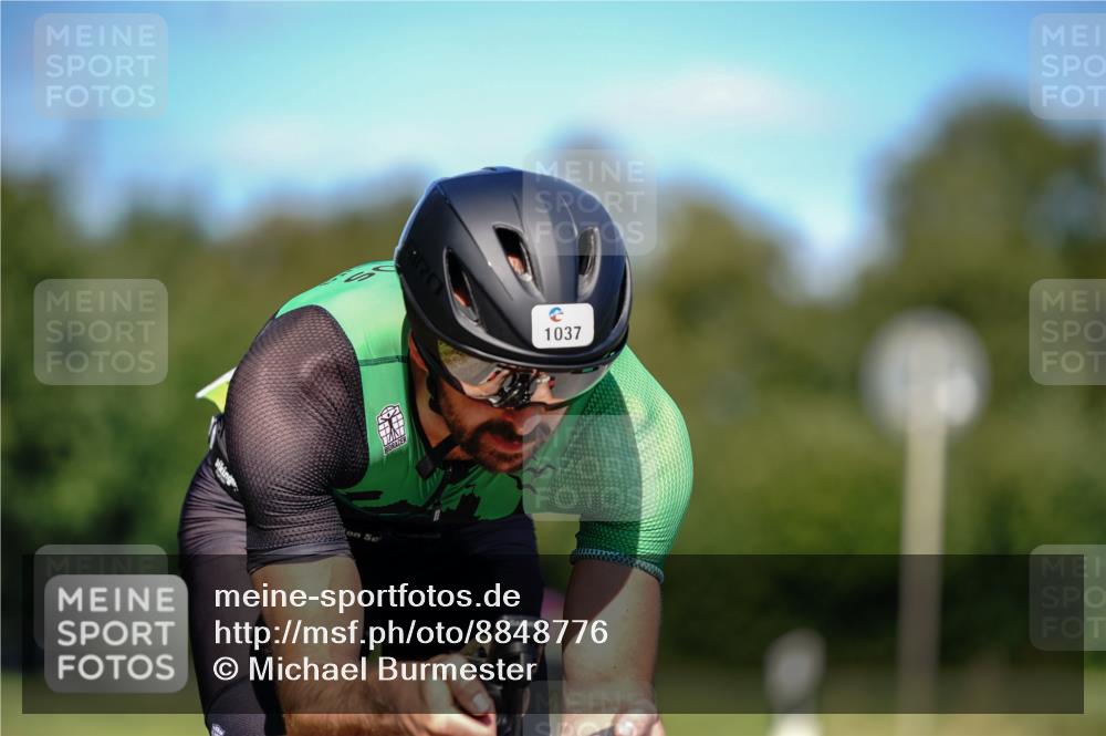 07.09.2025 - 19. Norderstedt Triathlon Michael Burmester http://msf.ph/oto/8848776 07.09.2025 13:40:53 Radfahren 1037 meine-sportfotos.de