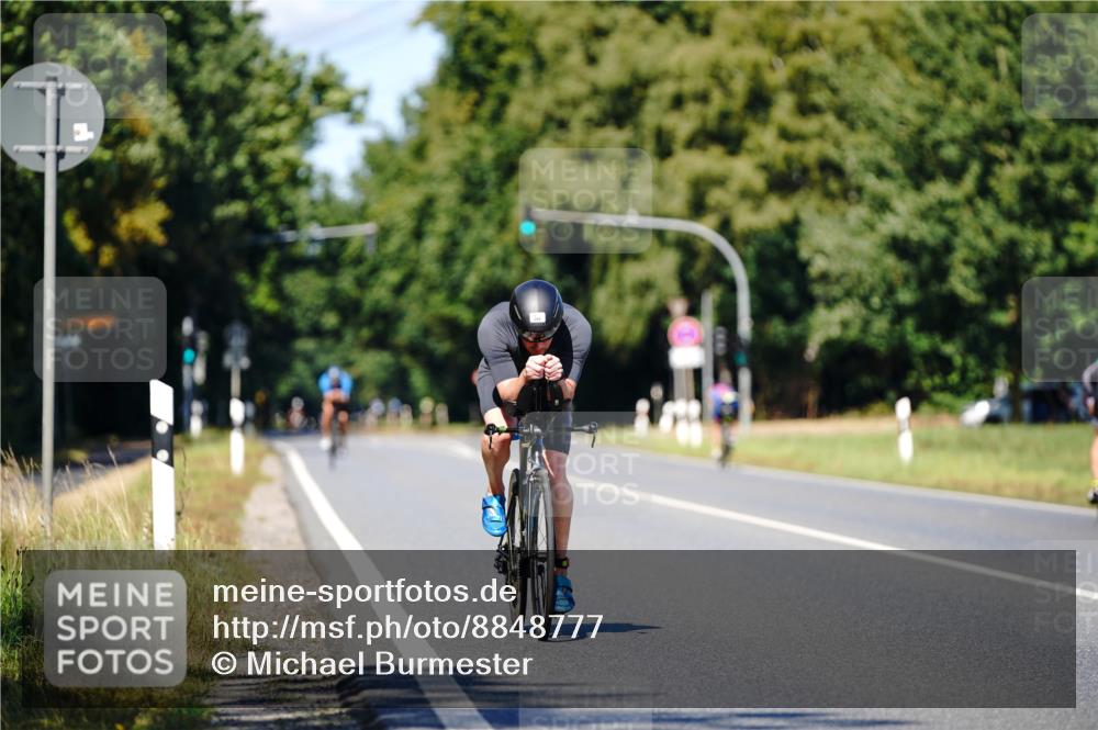 07.09.2025 - 19. Norderstedt Triathlon Michael Burmester http://msf.ph/oto/8848777 07.09.2025 13:40:58 Radfahren 394 meine-sportfotos.de