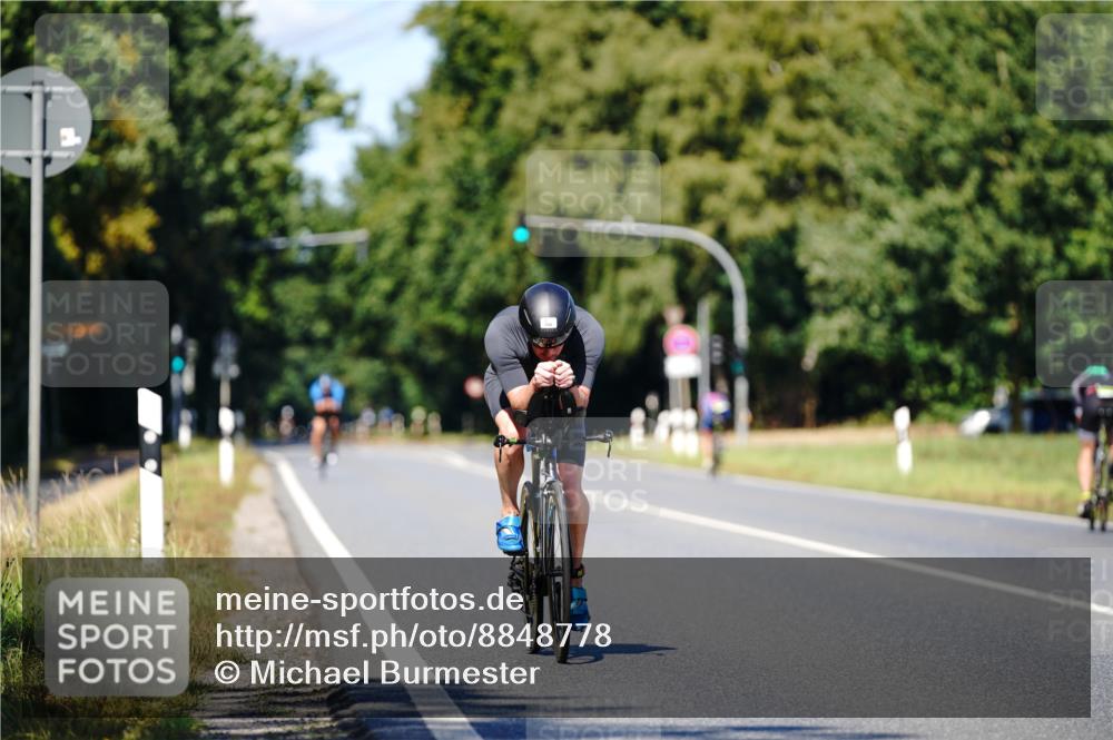 07.09.2025 - 19. Norderstedt Triathlon Michael Burmester http://msf.ph/oto/8848778 07.09.2025 13:40:59 Radfahren 394 meine-sportfotos.de
