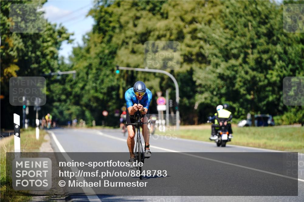 07.09.2025 - 19. Norderstedt Triathlon Michael Burmester http://msf.ph/oto/8848783 07.09.2025 13:41:06 Radfahren 880 meine-sportfotos.de