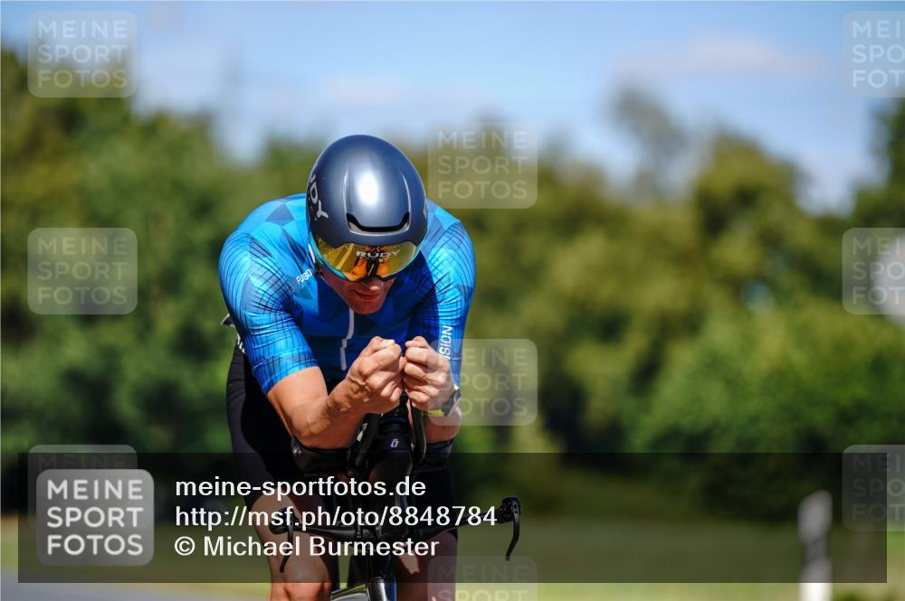 07.09.2025 - 19. Norderstedt Triathlon Michael Burmester http://msf.ph/oto/8848784 07.09.2025 13:41:07 Radfahren 880 meine-sportfotos.de