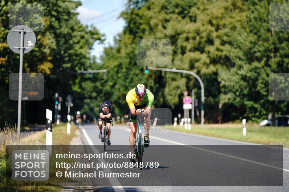 07.09.2025 - 19. Norderstedt Triathlon Michael Burmester http://msf.ph/oto/8848789 07.09.2025 13:41:19 Radfahren 965, 1028 meine-sportfotos.de