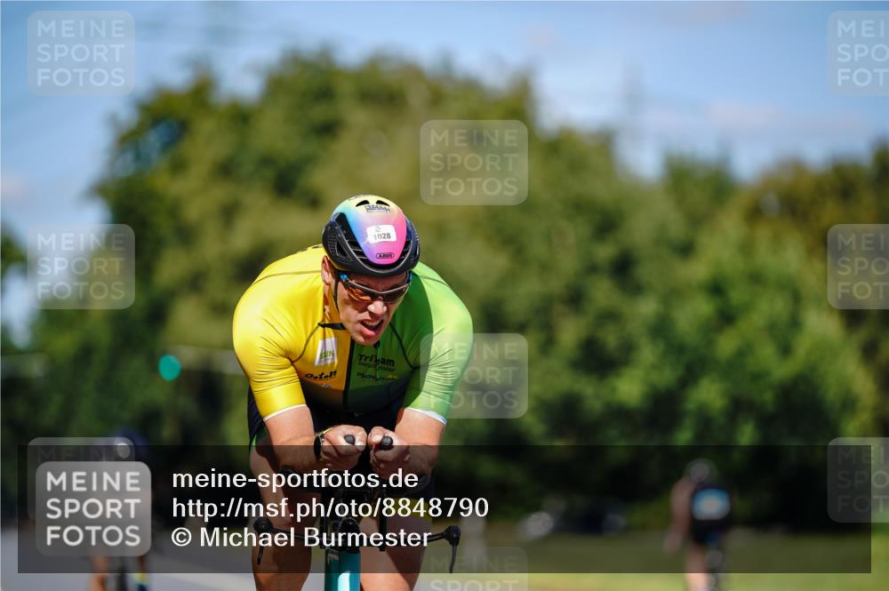 07.09.2025 - 19. Norderstedt Triathlon Michael Burmester http://msf.ph/oto/8848790 07.09.2025 13:41:21 Radfahren 965, 1028 meine-sportfotos.de