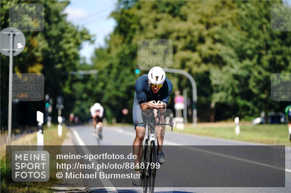 07.09.2025 - 19. Norderstedt Triathlon Michael Burmester http://msf.ph/oto/8848799 07.09.2025 13:41:33 Radfahren 876 meine-sportfotos.de