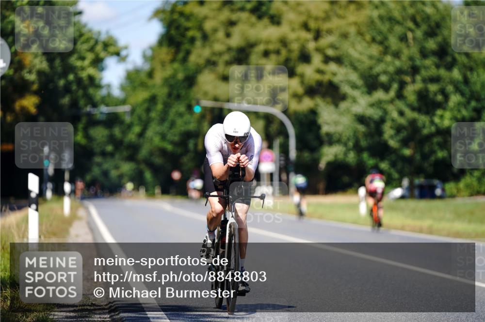 07.09.2025 - 19. Norderstedt Triathlon Michael Burmester http://msf.ph/oto/8848803 07.09.2025 13:41:37 Radfahren 876, 1421 meine-sportfotos.de