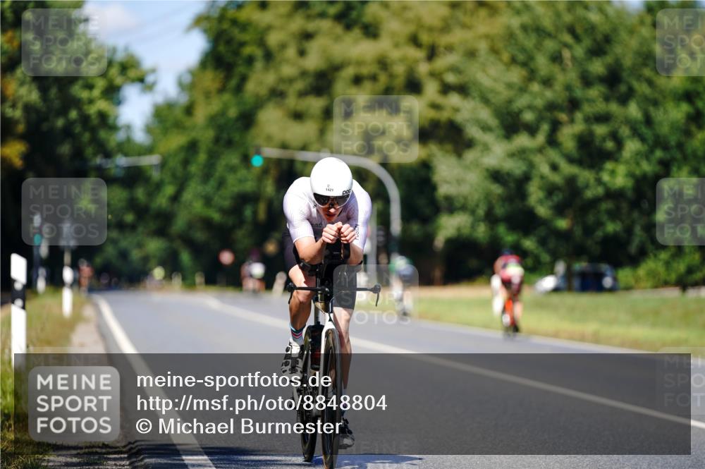 07.09.2025 - 19. Norderstedt Triathlon Michael Burmester http://msf.ph/oto/8848804 07.09.2025 13:41:37 Radfahren 876, 1421 meine-sportfotos.de