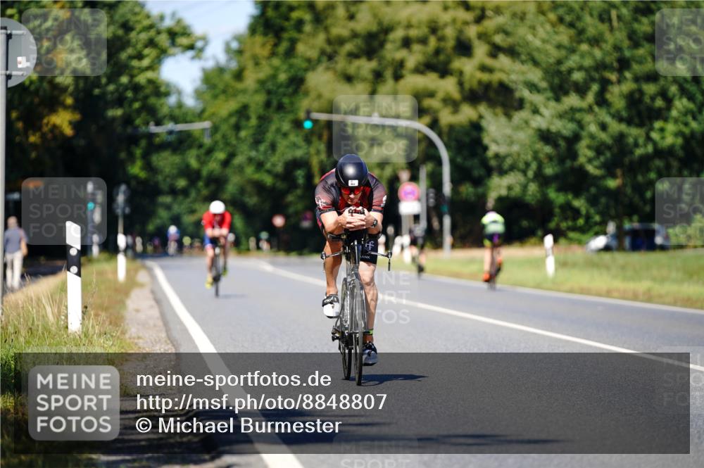 07.09.2025 - 19. Norderstedt Triathlon Michael Burmester http://msf.ph/oto/8848807 07.09.2025 13:41:53 Radfahren 962 meine-sportfotos.de