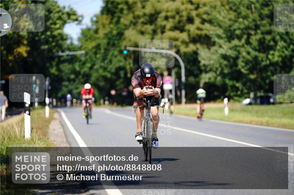 07.09.2025 - 19. Norderstedt Triathlon Michael Burmester http://msf.ph/oto/8848808 07.09.2025 13:41:53 Radfahren 962 meine-sportfotos.de