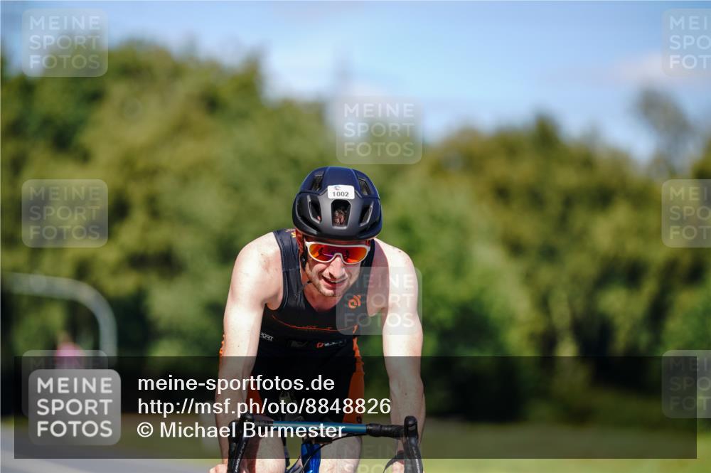 07.09.2025 - 19. Norderstedt Triathlon Michael Burmester http://msf.ph/oto/8848826 07.09.2025 13:42:16 Radfahren 1002 meine-sportfotos.de
