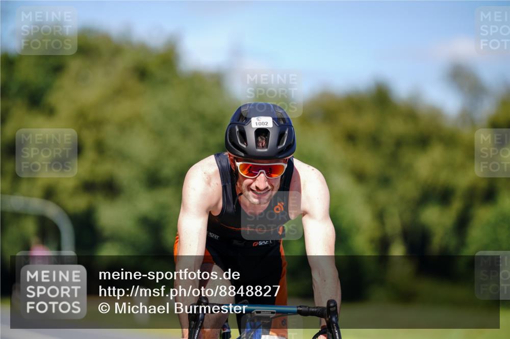 07.09.2025 - 19. Norderstedt Triathlon Michael Burmester http://msf.ph/oto/8848827 07.09.2025 13:42:16 Radfahren 1002 meine-sportfotos.de