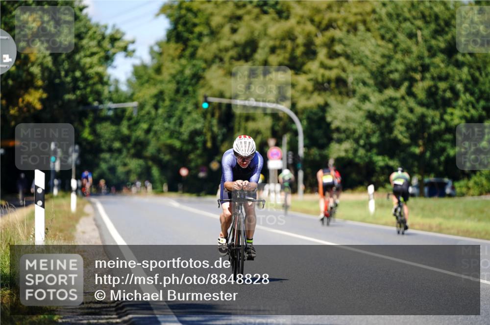 07.09.2025 - 19. Norderstedt Triathlon Michael Burmester http://msf.ph/oto/8848828 07.09.2025 13:42:39 Radfahren 1011 meine-sportfotos.de