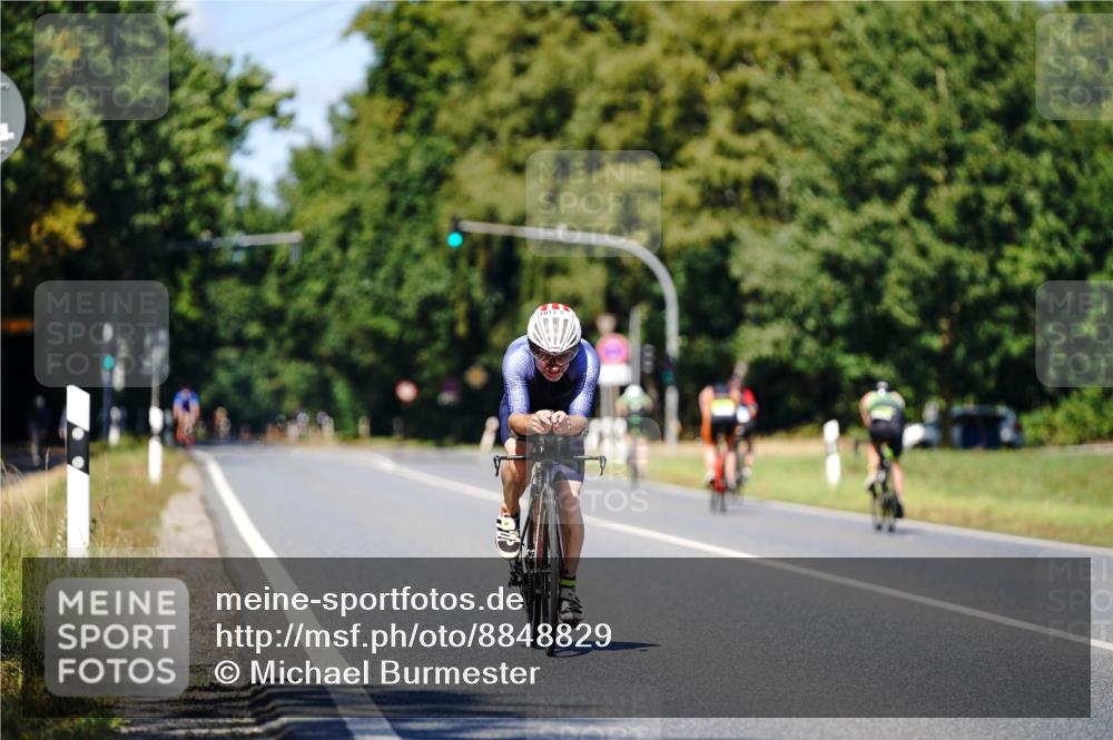 07.09.2025 - 19. Norderstedt Triathlon Michael Burmester http://msf.ph/oto/8848829 07.09.2025 13:42:39 Radfahren 1011 meine-sportfotos.de